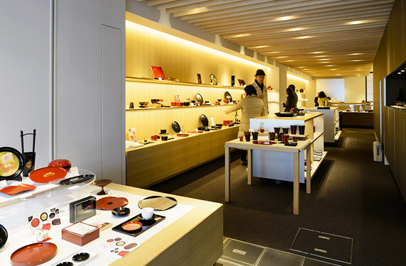 京漆器 象彦 京都寺町本店 手に触れて感じる京漆器の魅力|御所南